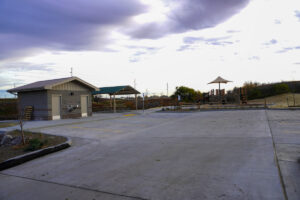 wide angle view of Hay Creek Park from the parking lot