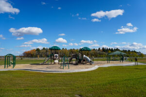 wide angle view of Heritage Park - playground and shelter